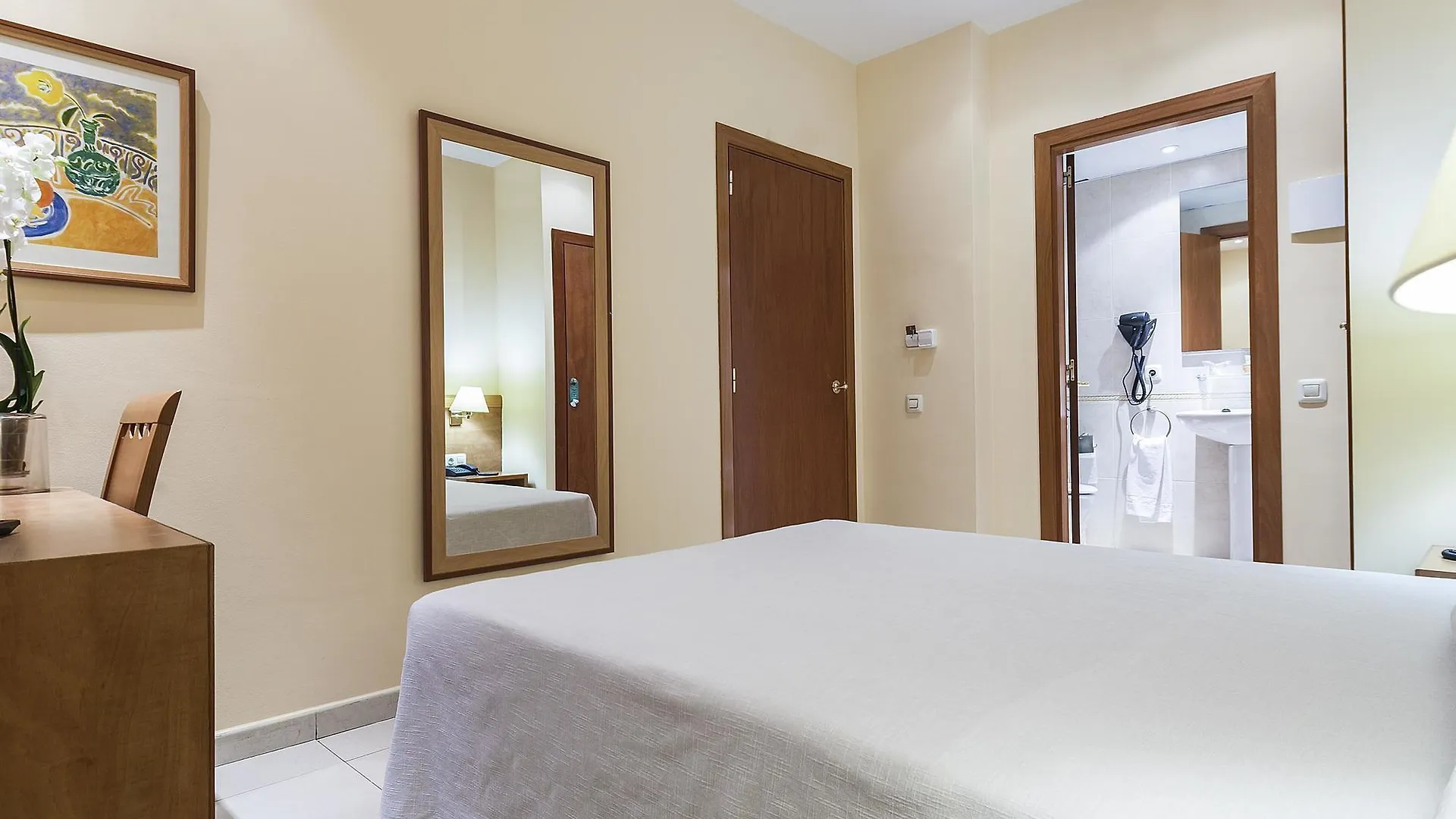 **  Chic & Basic Lemon Boutique Hotel 바르셀로나 스페인